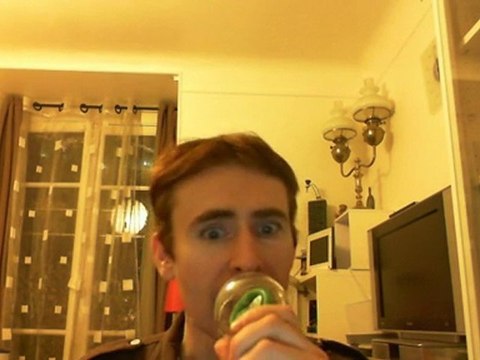 Wiwi égratigne hello de Martin Solveig & Dragonette