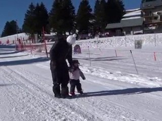 Petite louise fait du ski 2