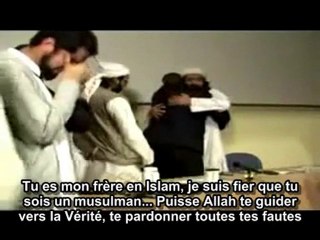 Tous pleurent après la conversion à l'Islam d'un anglais...
