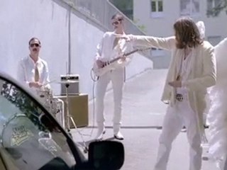 slow-down-take-it-easy_spot_garage_f