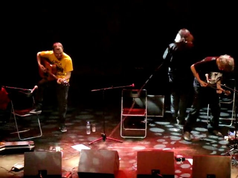 Γιαννης Αγγελάκας 3 - Δε χωράς πουθενά (live @ Fuzz)