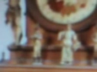 bou thadi sfax pendule tres ancien        .