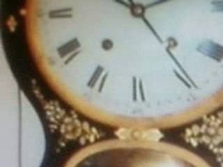 bou thadi sfax pendule tres ancien        . (6)