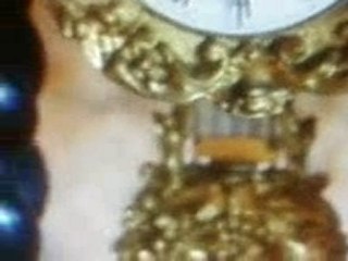 bou thadi sfax pendule tres ancien        . (11)