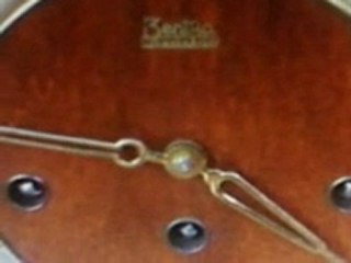 bou thadi sfax pendule tres ancien        . (14)