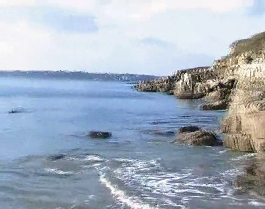 finistère plage de Trénez la roche percée