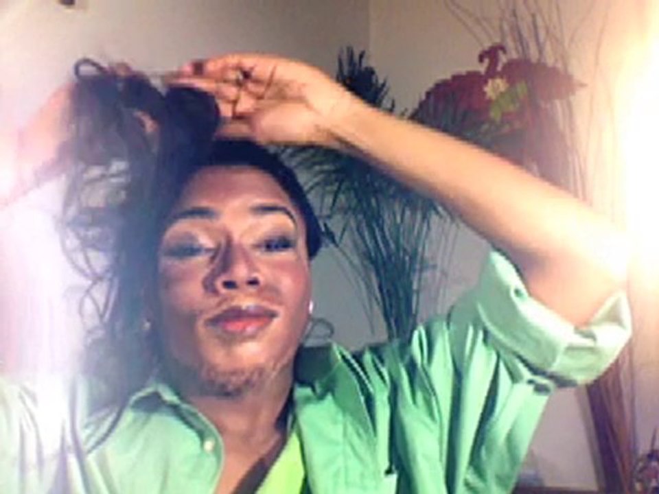 OPRAH WINFREY TAKES OFF WEAVE