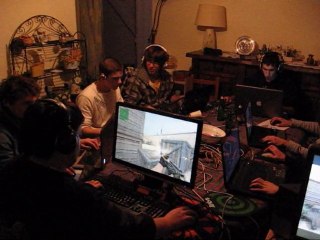 DCG Lan