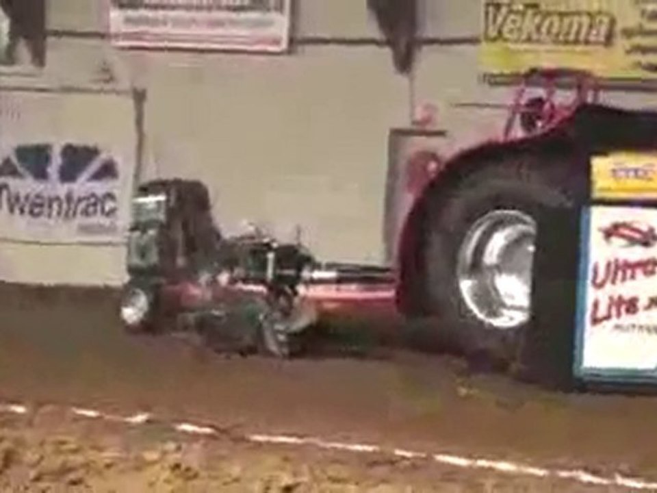 Explosão insana do motor - insanidadeparcial.com.br