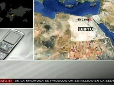 Mubarak despliega aviones y tanquetas para intentar mantener control en El Cairo