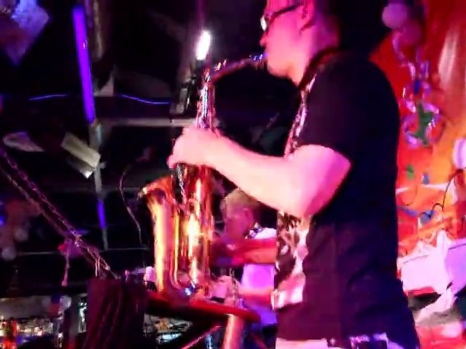 Pjanoo - eric pridz Syntheticsax life saxophone music