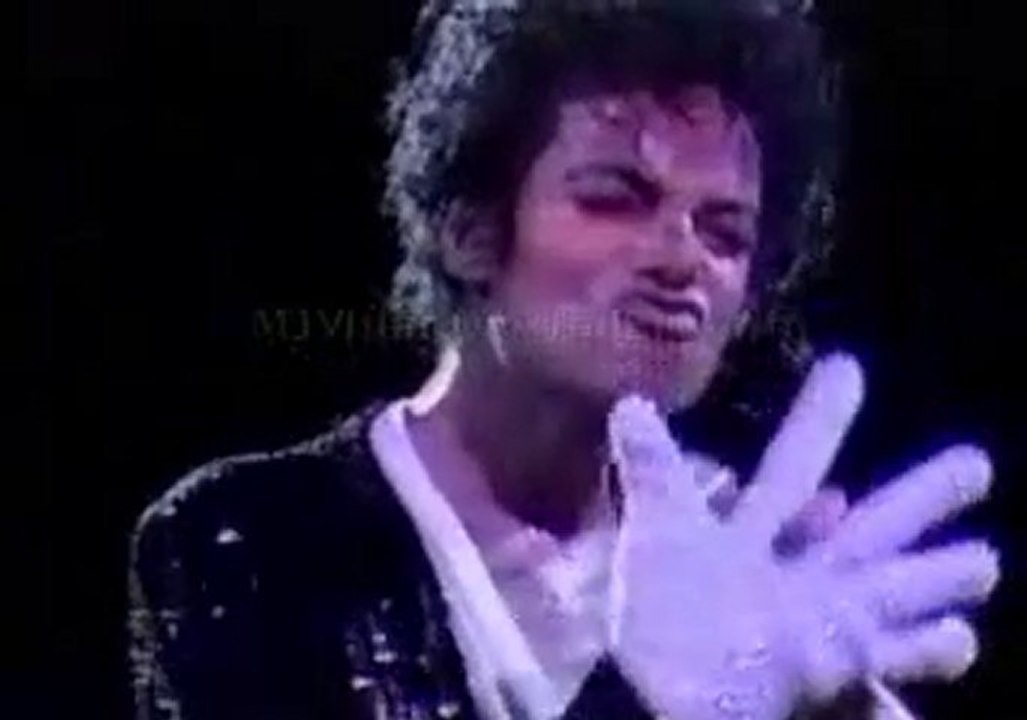 MICHAEL JACKSON - BILLIE JEAN (LIVE AT BAD TOUR 1987)
