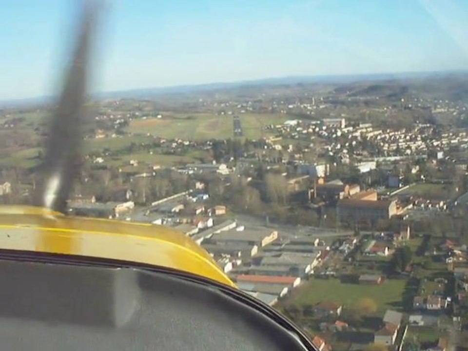 LANDING AT GRAULHET RUNWAY 10