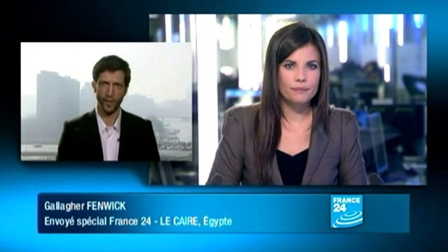 Les Égyptiens bravent le couvre-feu face à Moubarak