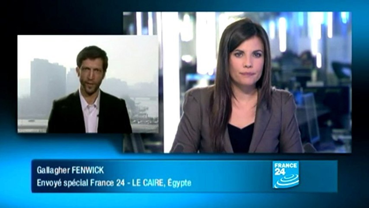 Les Égyptiens bravent le couvre-feu face à Moubarak