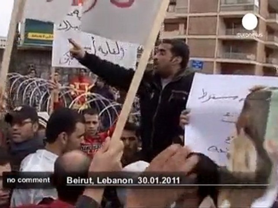 Egyptians demonstrate against Mubarak in Beirut - no comment