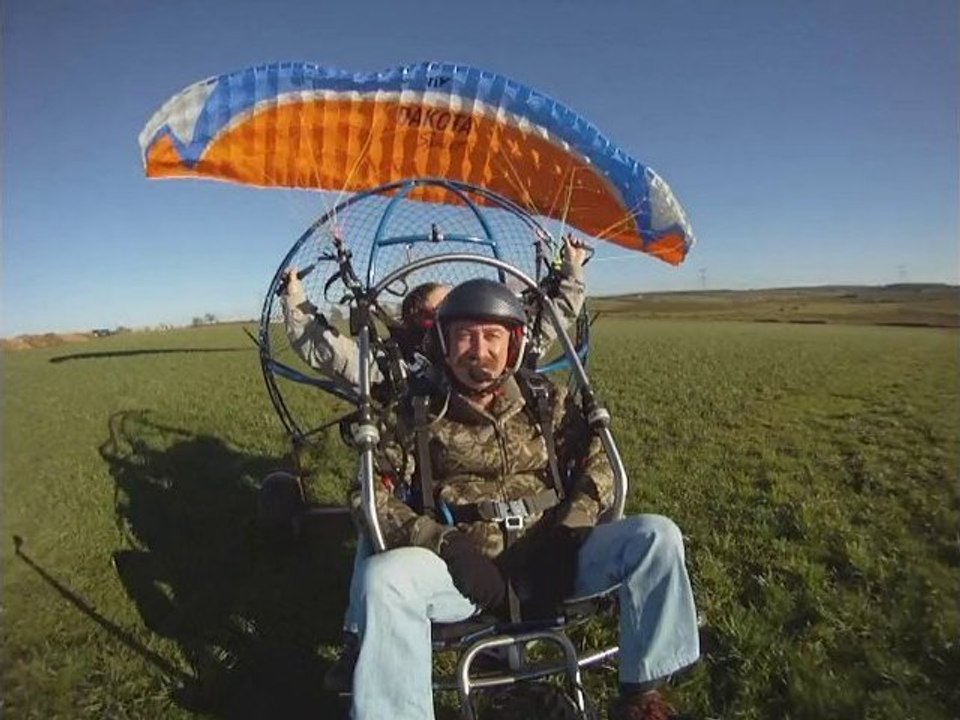 Baptême de l'air en chariot paramoteur ! Musique des Giggles
