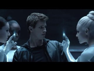 TRON L'Héritage - Extrait #2 - Les Sirènes habillent Sam VF