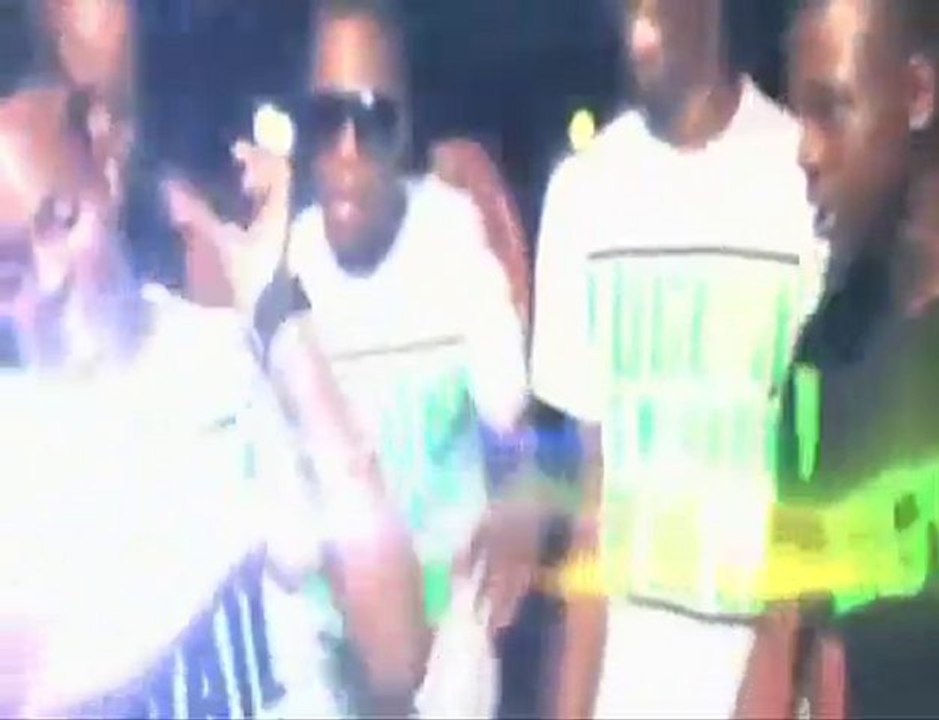 LogobiGT - ELLE DANSE SEXY [CLIP OFFICIEL]