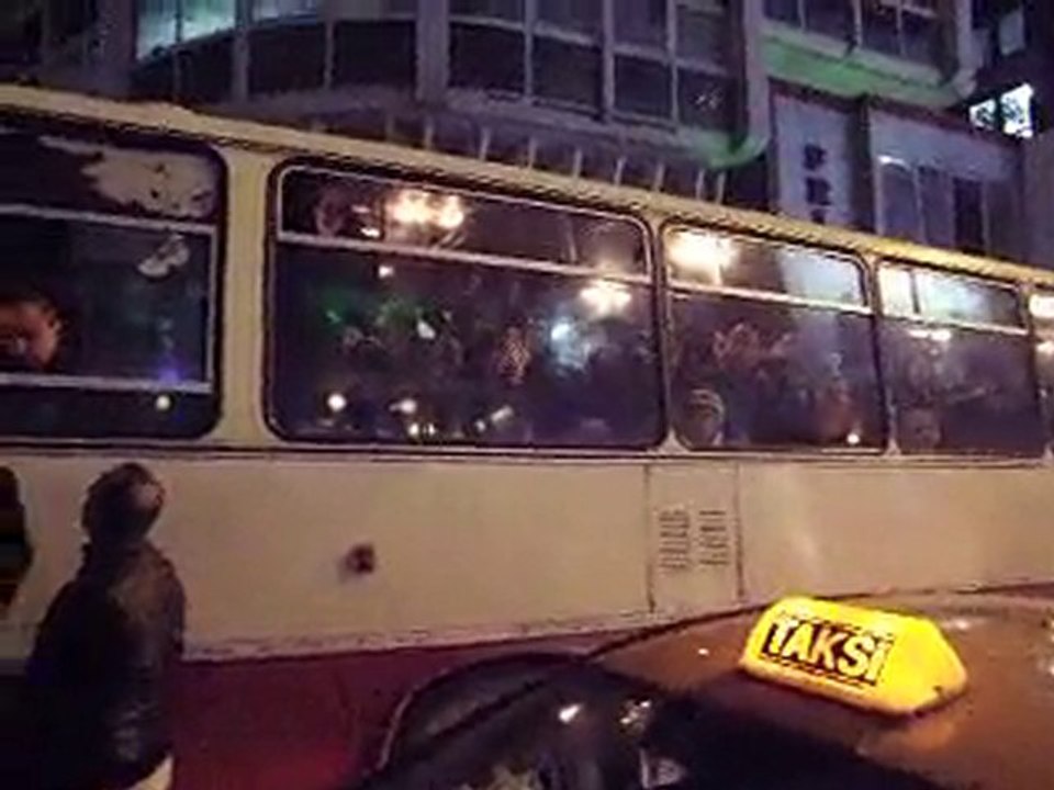 Ankara'da ulaşım isyanı devam ediyor