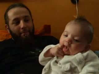 Zoé remercie sa marraine