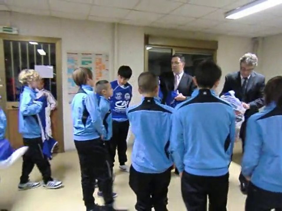 Remise de maillots du "Mozaïc Foot Challenge CA"