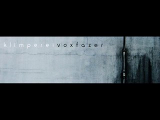 # 03 Klimperei & Voxfazer assis sur une chaise [early works]