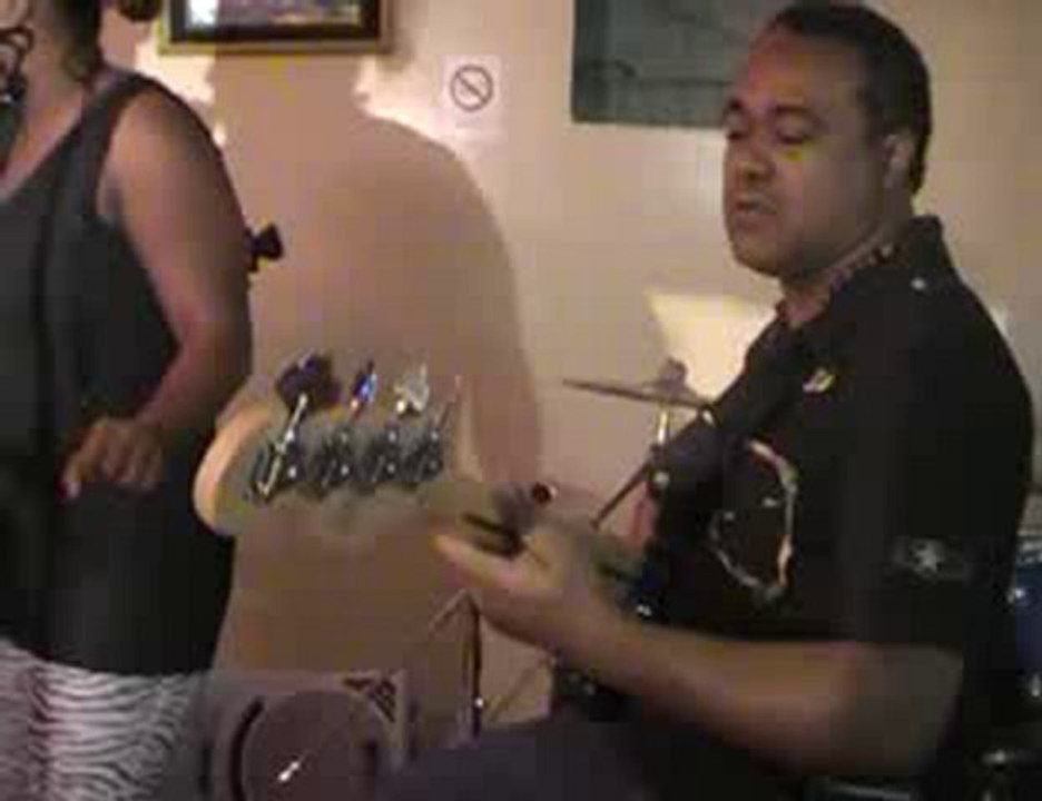 MOV02F