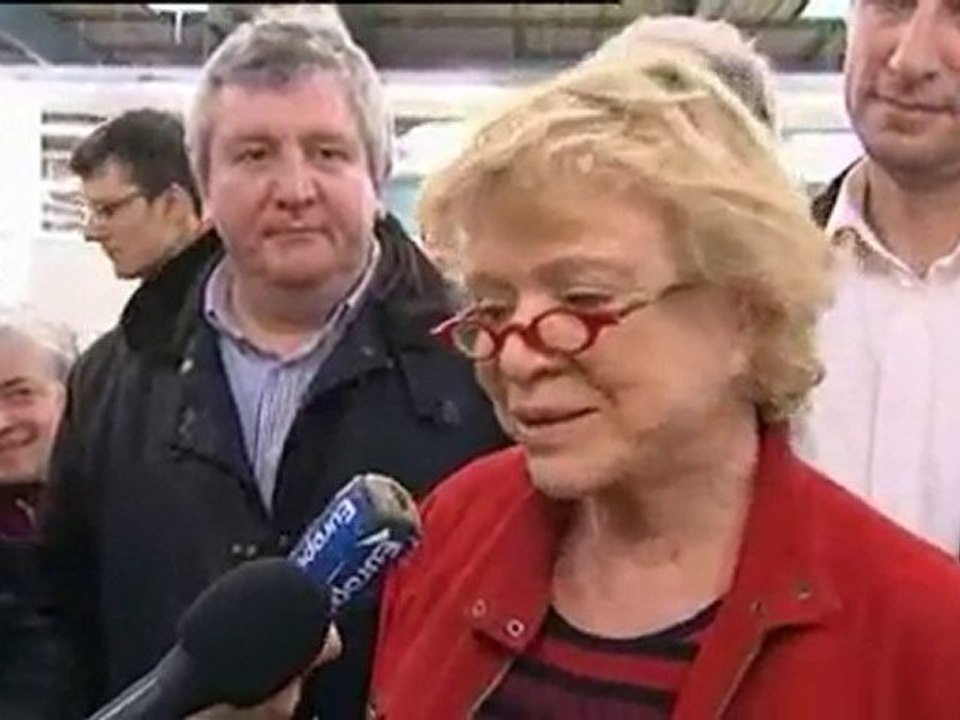 Eva Joly visite une usine photovoltaîque