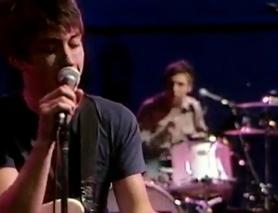 ARCTIC MONKEYS "I Bet You Look Good On The Dancefloor"