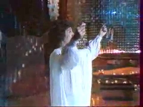 LINDA DE SUZA AVRIL PORTUGAL ET CANTO FADOS