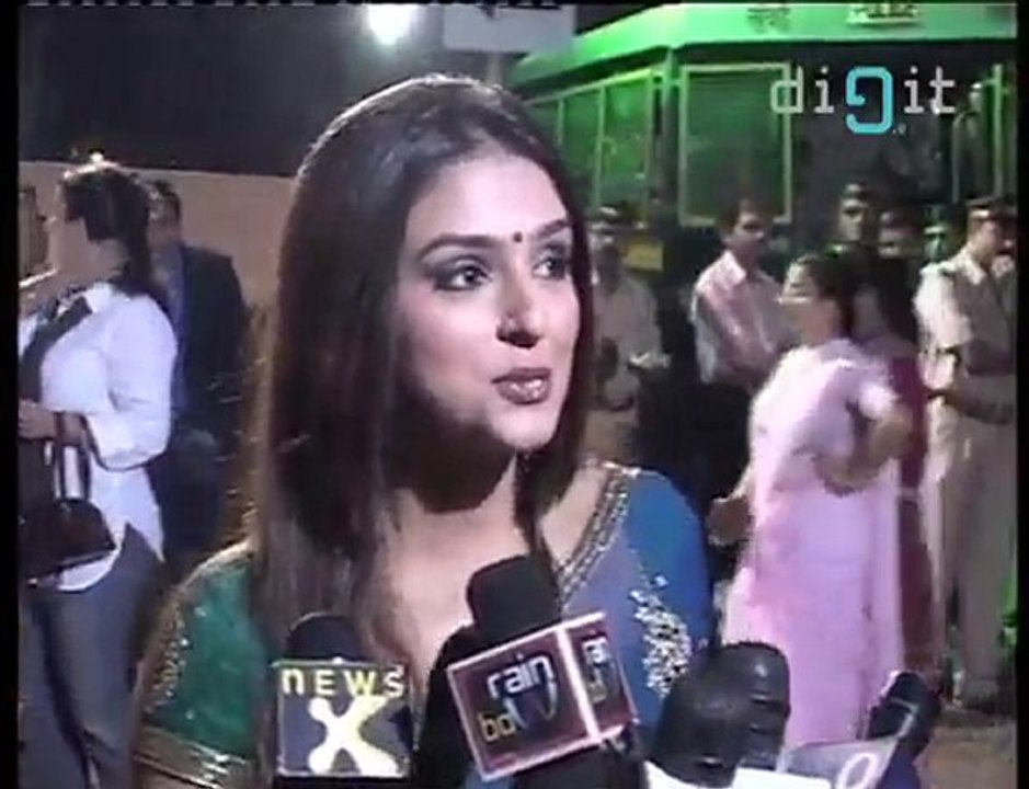 Filmfare Awards 2010 (Red Carpet)  | HQ