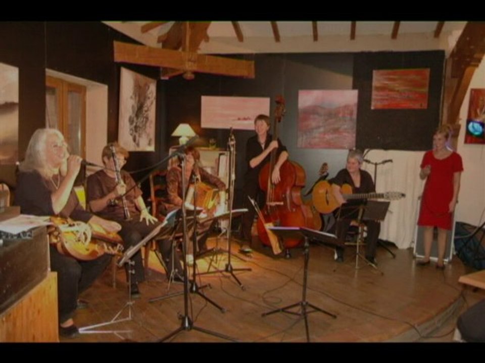 ACzom tout en musique