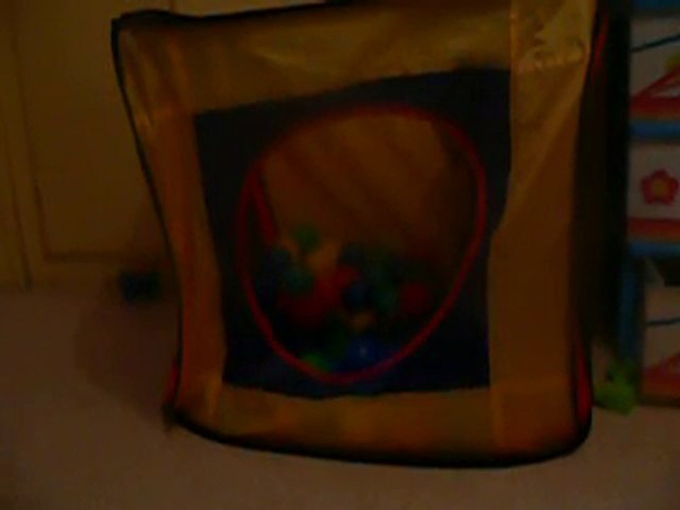 Raph et la piscine à balles