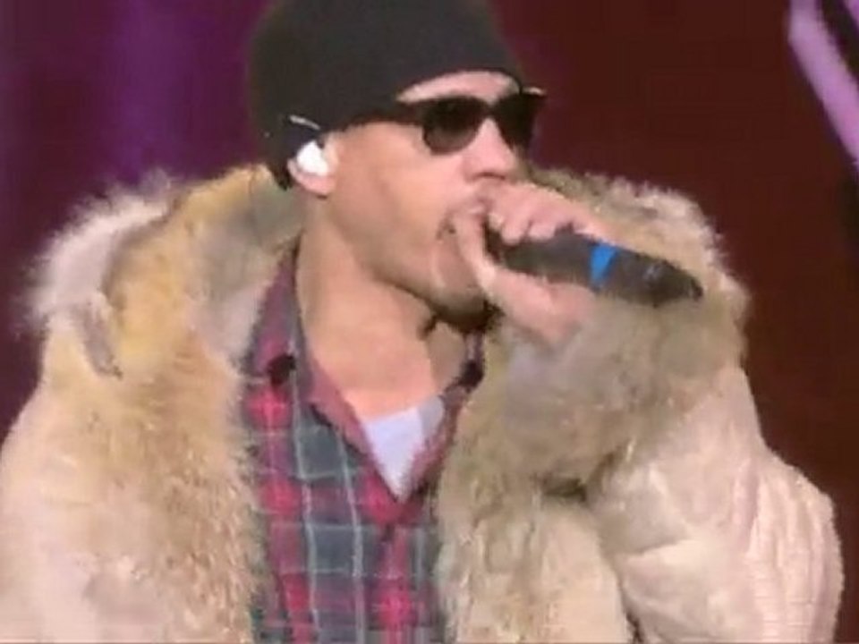 Joey Starr : Pose ton Gun - LIVE @ Défilé Etam Lingerie 2011