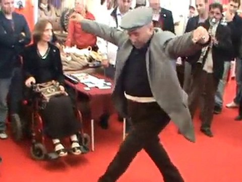 Cemalettin kayış ve kayalar muhtarı edremit güvende oynuyor