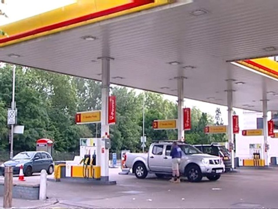 Shell profits outshine rival BP