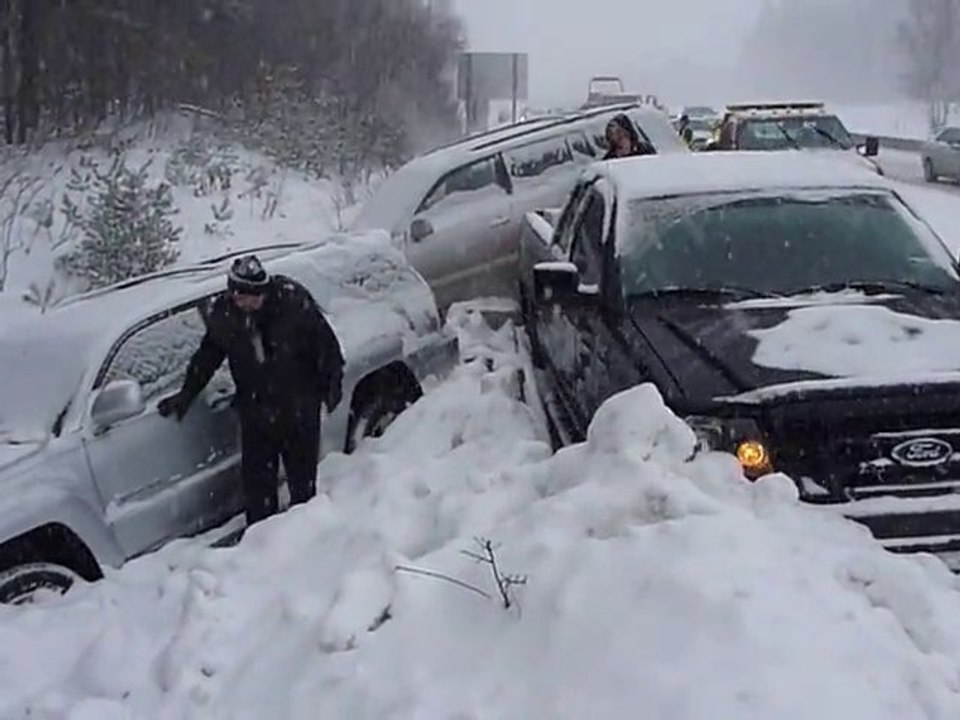 Intempéries aux USA : un impressionnant carambolage