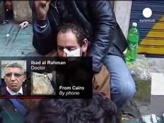 Medics set up field hospital to treat Cairo injured