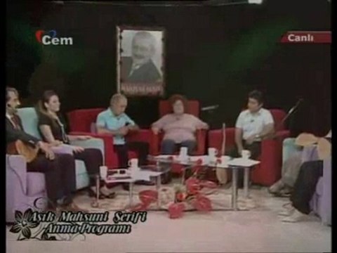 Edip Akbayram Mehmet Emmi (Mahsuni Anısına)