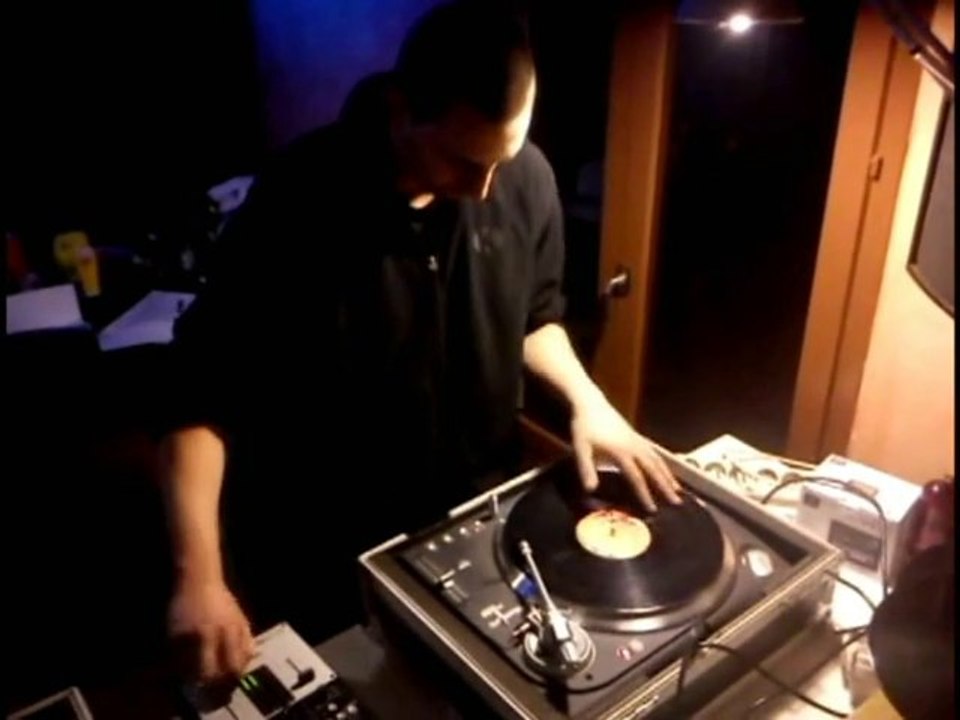 12 Infos de Cyprien - Generique Scratch