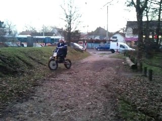 moi sur le dirt 125 a jason