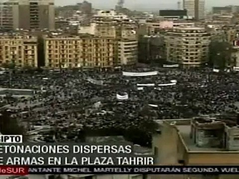 Detonaciones dispersas de armas en Plaza Tahrir en El Cairo