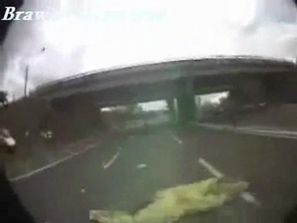 Extreme Skydiving stunt