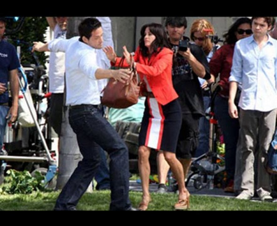 Cougar Town Season 2, Episode 14 - Cry to Me