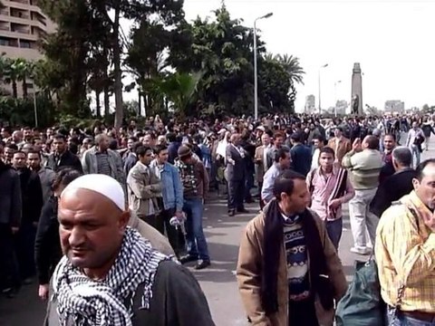 Egyptians queue for eleventh day of protests