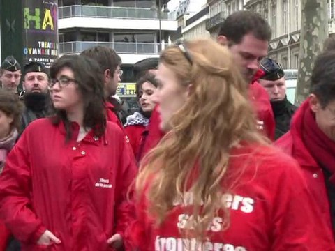 RSF manifeste devant l'ambassade d'Egypte à Paris