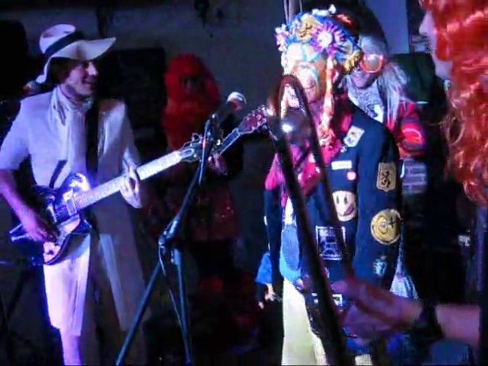 les Skassoulet & Tipreut ==> "MADAME GARGANTUA"