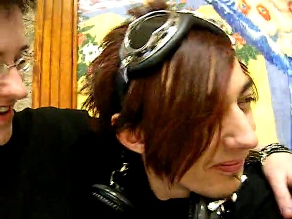 Asté et Flo ... LE CHOC DES TITANSBISOUS.