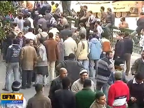 La foule se masse sur la place Tahrir du Caire